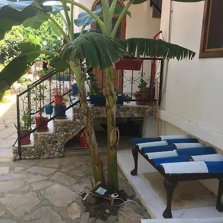 Derin House Apart דירה